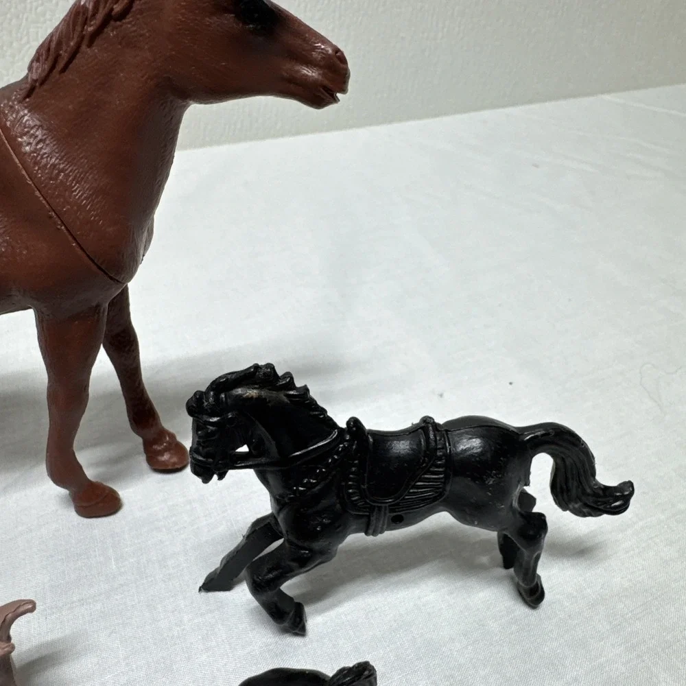 Vintage Miniature Horse Lot of 12 Toy Figures Plastic Resin Schleich Safari